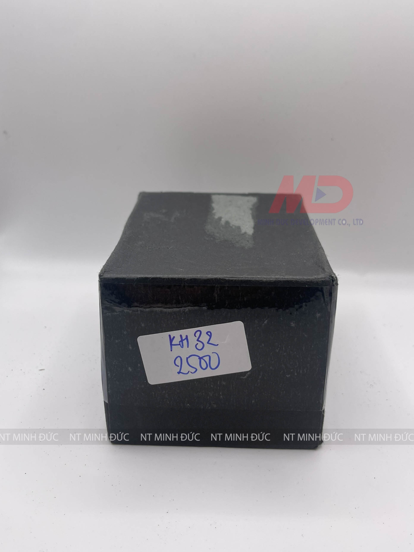 Đồng hồ nam hiệu Charles Vogele full hộp